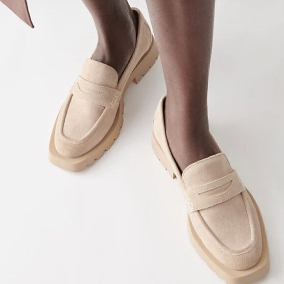 dolce vita Elias Flats Dune Suede Size 9 EUC - Picture 1 of 7